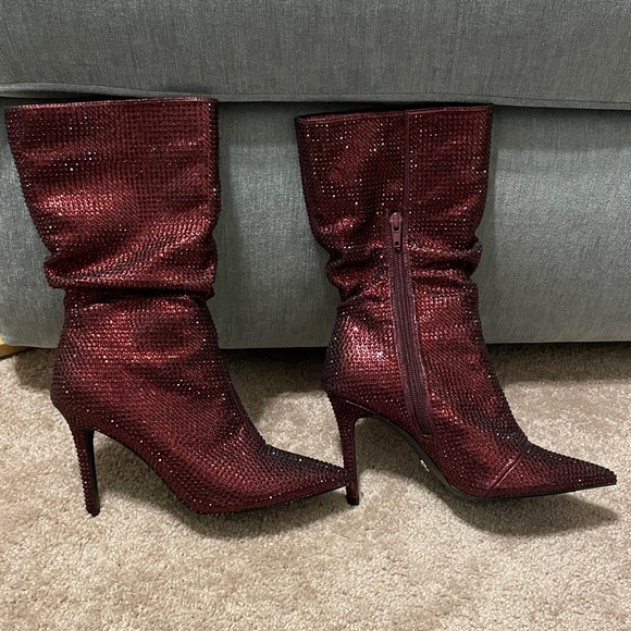 Elegant Burgundy Women's Boots - Picture 2 of 12